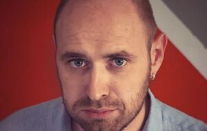 Данило Мокрик: Двіжуха почалася, коли до мене в каменти прилізли троє ботів з усякими абідними словами. Бо я тіпа вписуюся за Трубу (шта?)