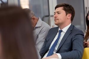 Иск подавал правозащитник Батрин