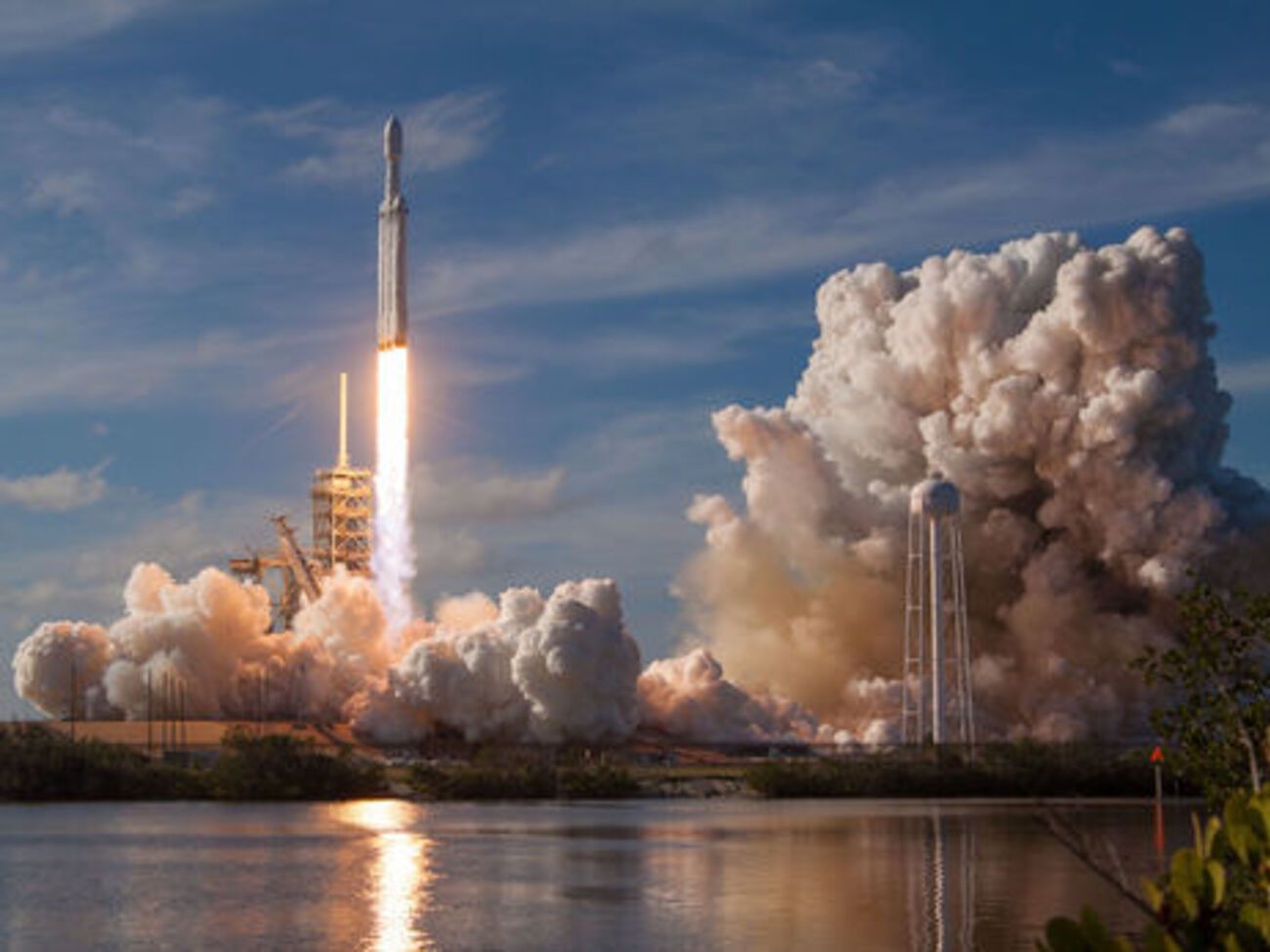 У червні SpaceX відклала відправлення туристів