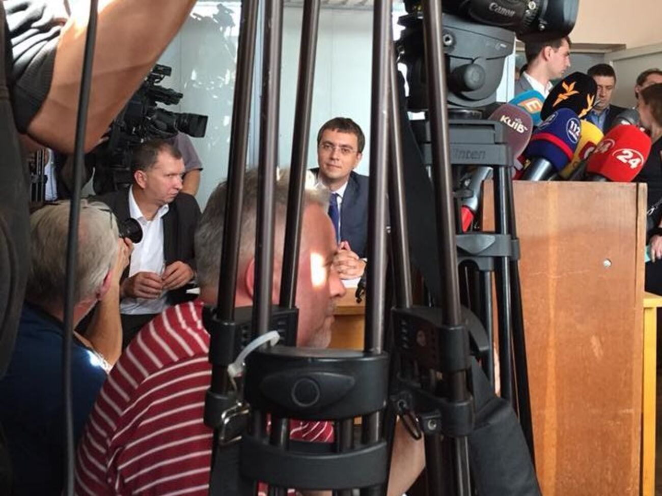 Омелян заявил, что в отставку не собирается