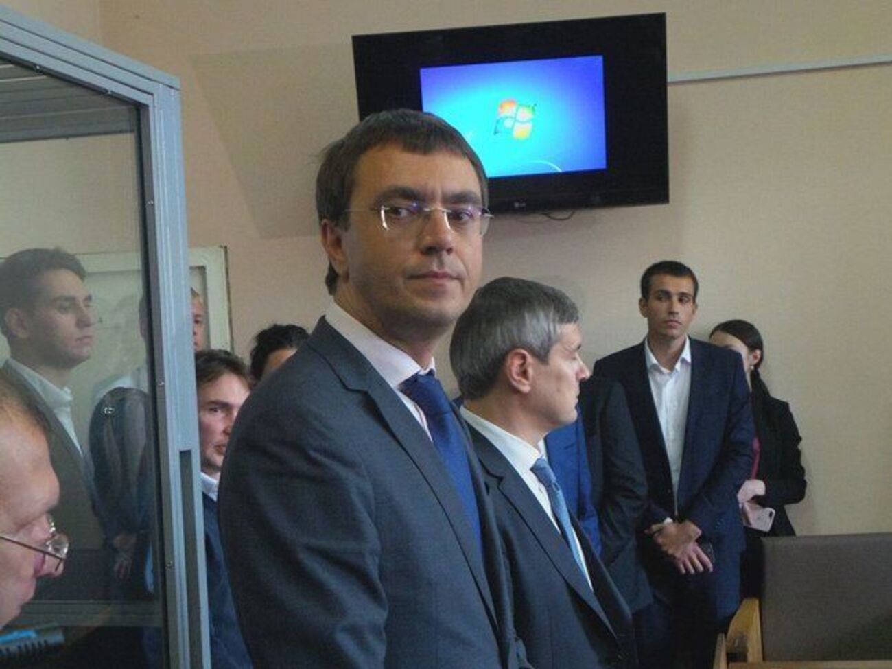 Сьогодні Омеляна відпустили на поруки