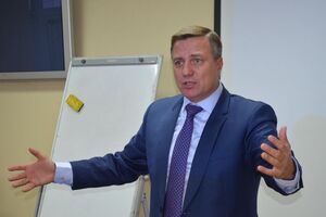 Николай Катеринчук: Вы думаете, почему перепись населения назначена на 2020 год? Именно из-за выборов. Чтобы не прореживать списки избирателей и обеспечить себе "мертвые голоса"