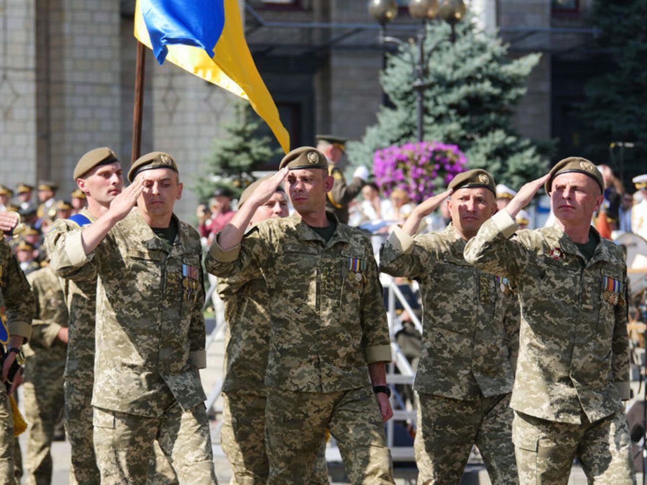 Украинские военные будут получать больше в 2019 году, планируют в Кабмине