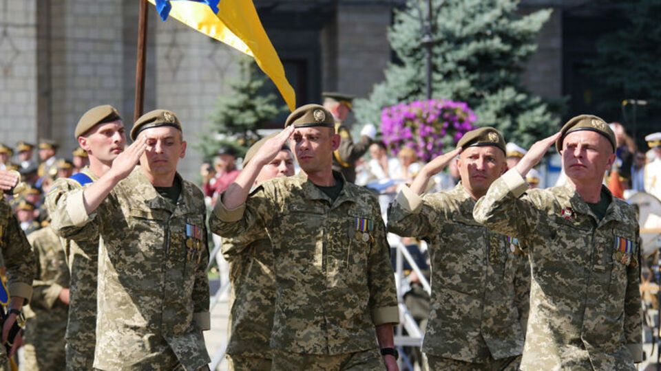 Українські військові отримуватимуть більше у 2019 році, планують у Кабміні