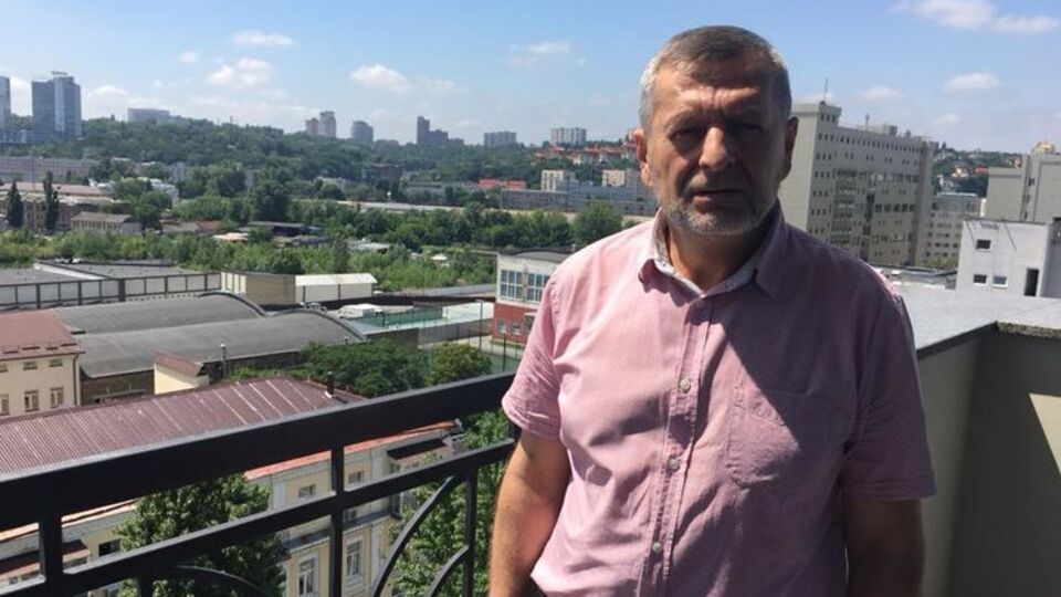 Чийгоз: "Гості" приїдуть, якесь важливе начальство, якому треба показати, що Балуха тримають у нормальних умовах