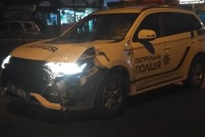 За рулем служебного автомобиля Mitsubishi Outlander находился 25-летний лейтенант полиции