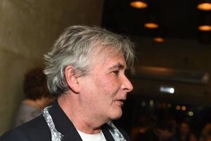 Орлуша: И чего вы, в самом деле, доклепались до людей? Спать вдвоем в одной постели лучше, чем водить бл...дей