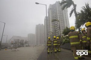 Сотні людей постраждали через тайфун