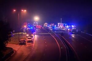 В результате ДТП пострадали 11 человек, погиб один