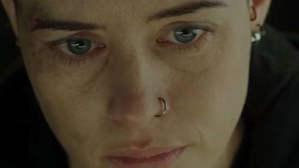 Головна героїня – дівчина-хакер