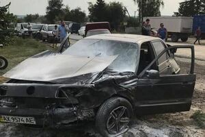 14 вересня водій в'їхав в автобусну зупинку у Васищеві