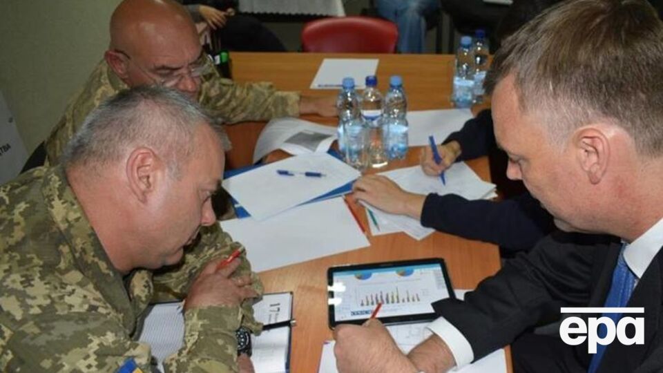Наєв і Хуг обговорили відновлення інфраструктури Донбасу