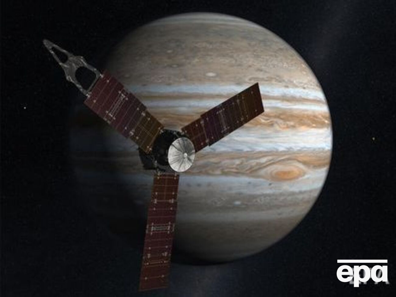 "Юнона" продолжает исследовать Юпитер