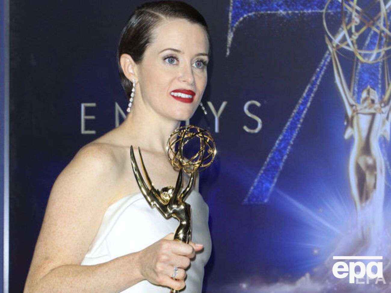 Фой получила "Эмми" за роль королевы Елизаветы II