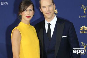 Жена Камбербэтча скрыла под платьем округлившийся живот – СМИ