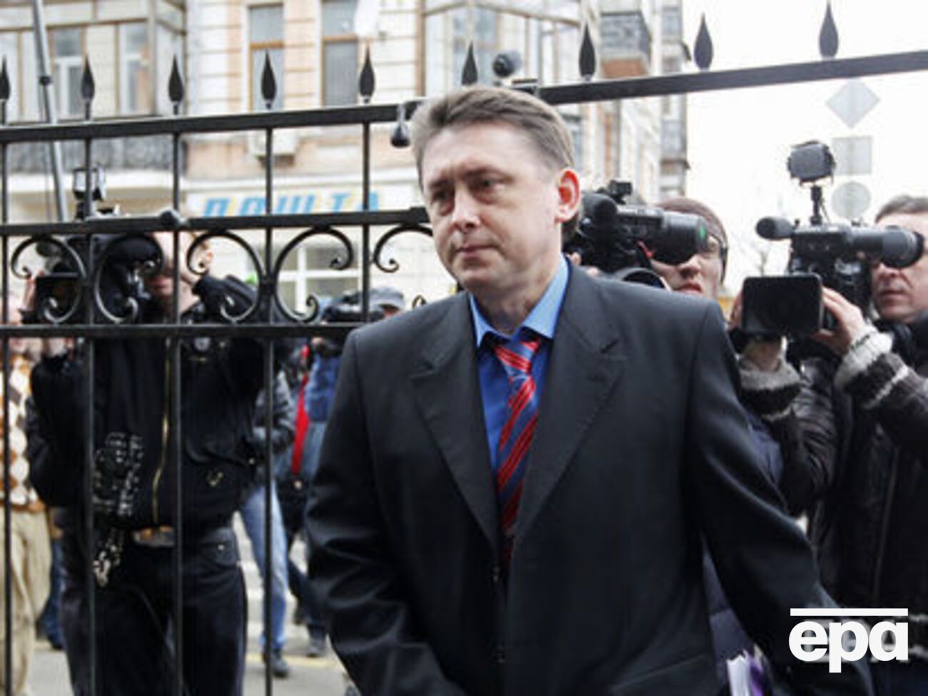 По версии Генпрокуратуры, Мельниченко живет в США