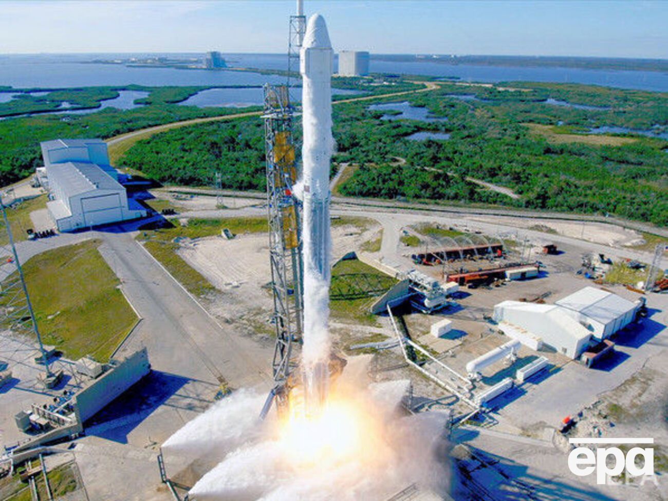 SpaceX згодна виводити на орбіту наступальну зброю США