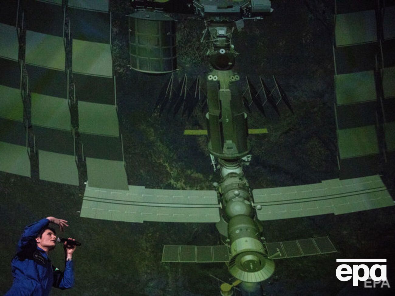 У "Роскосмосі" заявили, що космонавти просвердлять "Союз" зовні