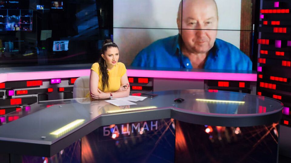 Коржаков: Путин меня боялся всегда. Когда стал президентом, решил даже за руку не здороваться. Как будто меня не узнал