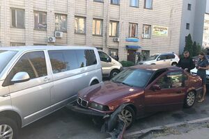 В ходе потасовки пострадали несколько автомобилей