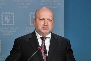 Турчинов зустрівся з Лєснік