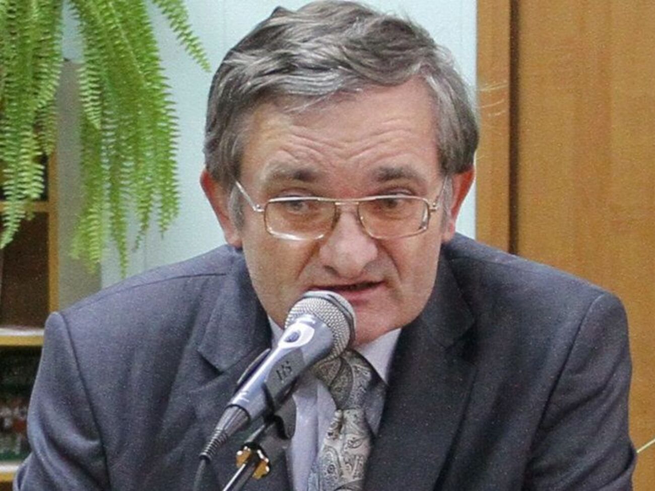 Шитюк был директором Учебно-научного института истории, политологии и права Николаевского национального университета имени Сухомлинского