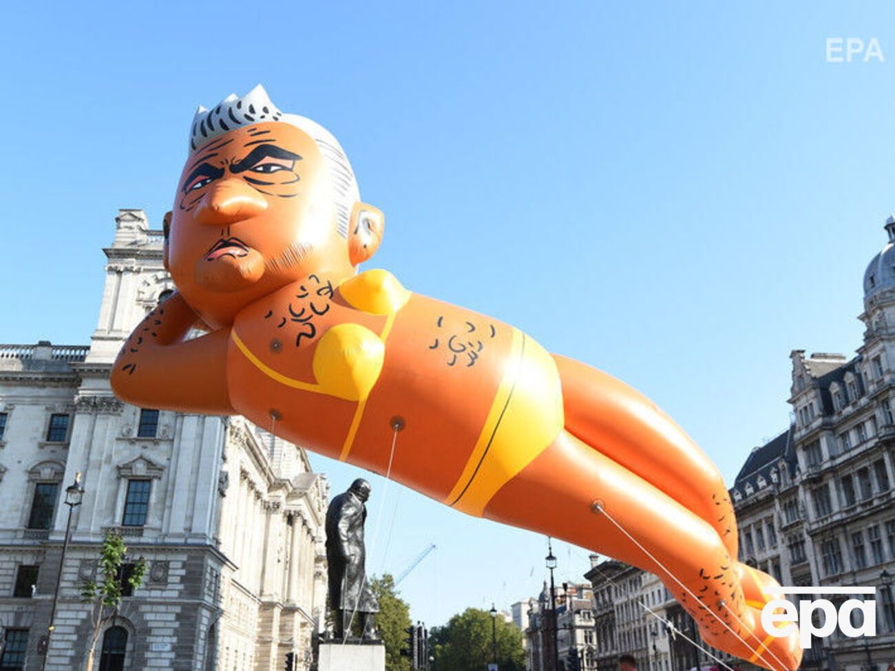 Инициаторы акции хотят отставки Хана