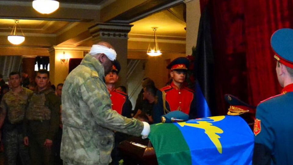 На церемонии прощания гроб с телом Захарченко остается закрытым