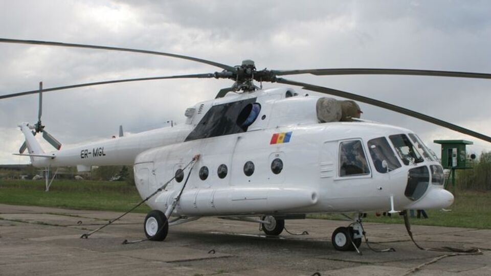 Украинцы управляли вертолетом компании из Молдовы