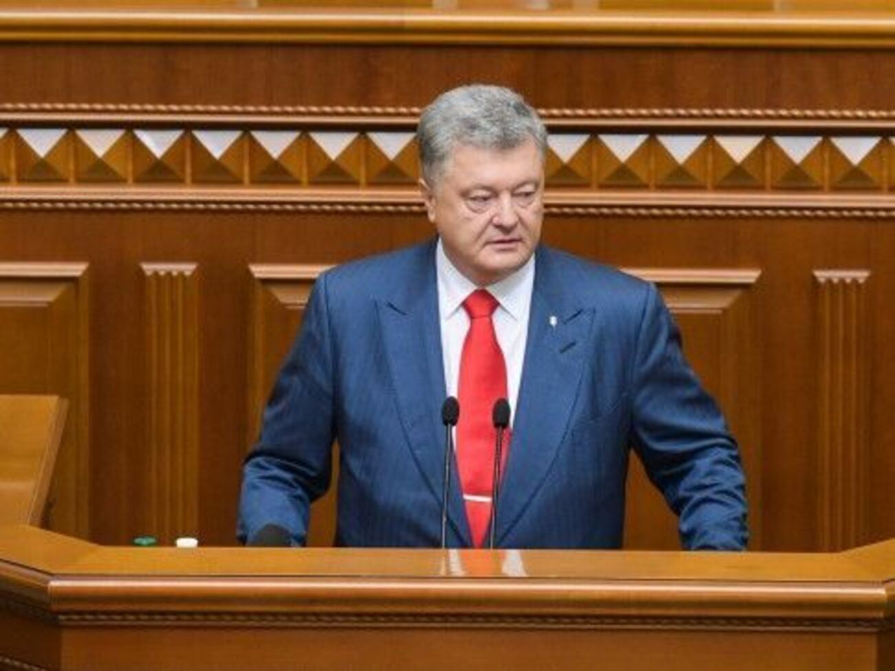 Порошенко: Деякі телеканали, газети й інтернет-видання стали неприхованими рупорами російської пропаганди