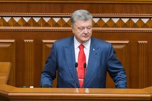 Порошенко: Деякі телеканали, газети й інтернет-видання стали неприхованими рупорами російської пропаганди