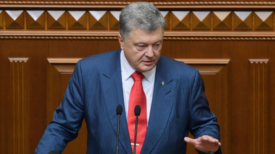 Порошенко подчеркнул, что любая армия должна быть готова к любому сценарию по защите своей территории