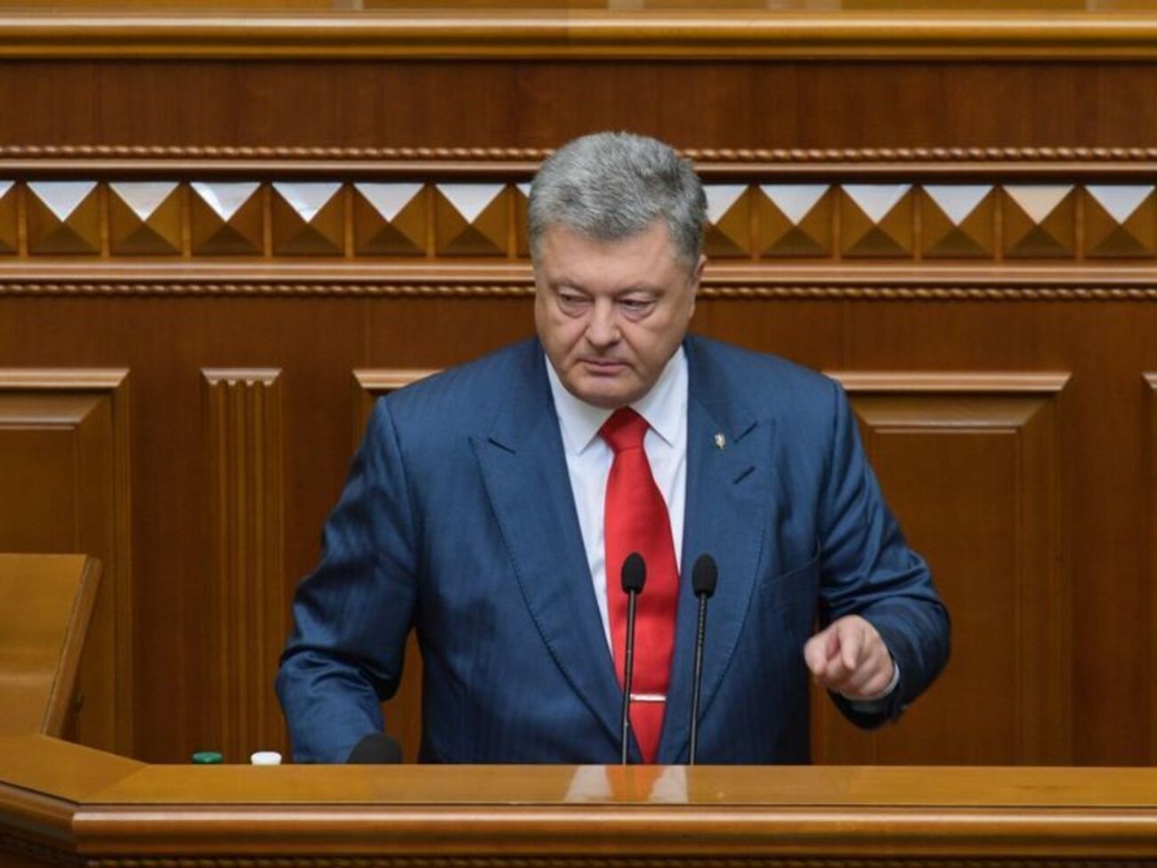 Порошенко: В Україні все ще діє мережа російської агентури