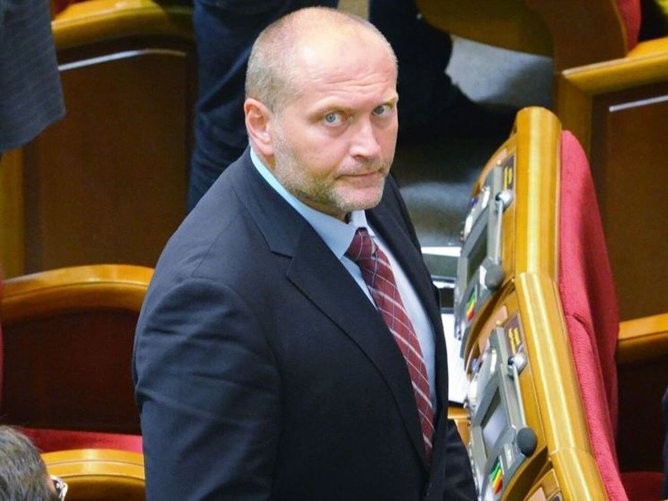 В Раде мы услышали предвыборную речь Порошенко. Единственное, что действительно поразило, так это его седина. Он совсем седой. Это увидели все