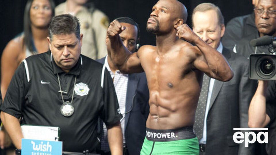 Мейвезер завершив кар'єру у вересні 2015 року