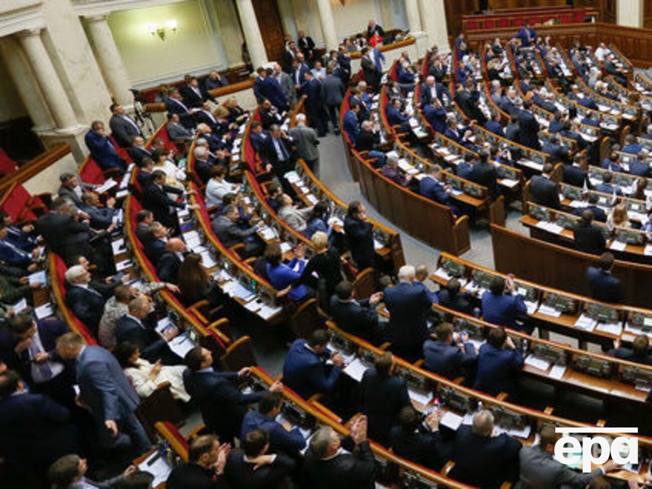 Рада підтримала постанову і подала законопроект до КСУ