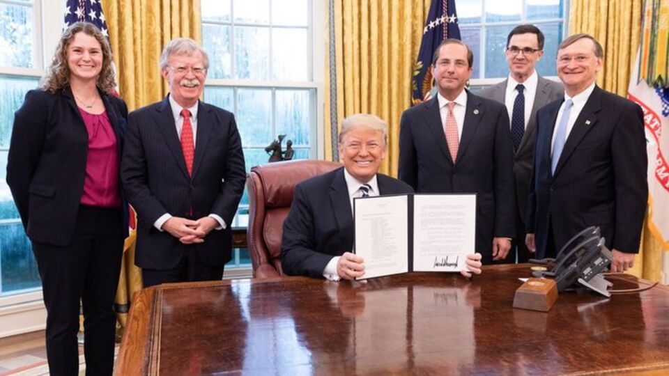 Дональд Трамп підписав документ про нову національну стратегію США 18 вересня