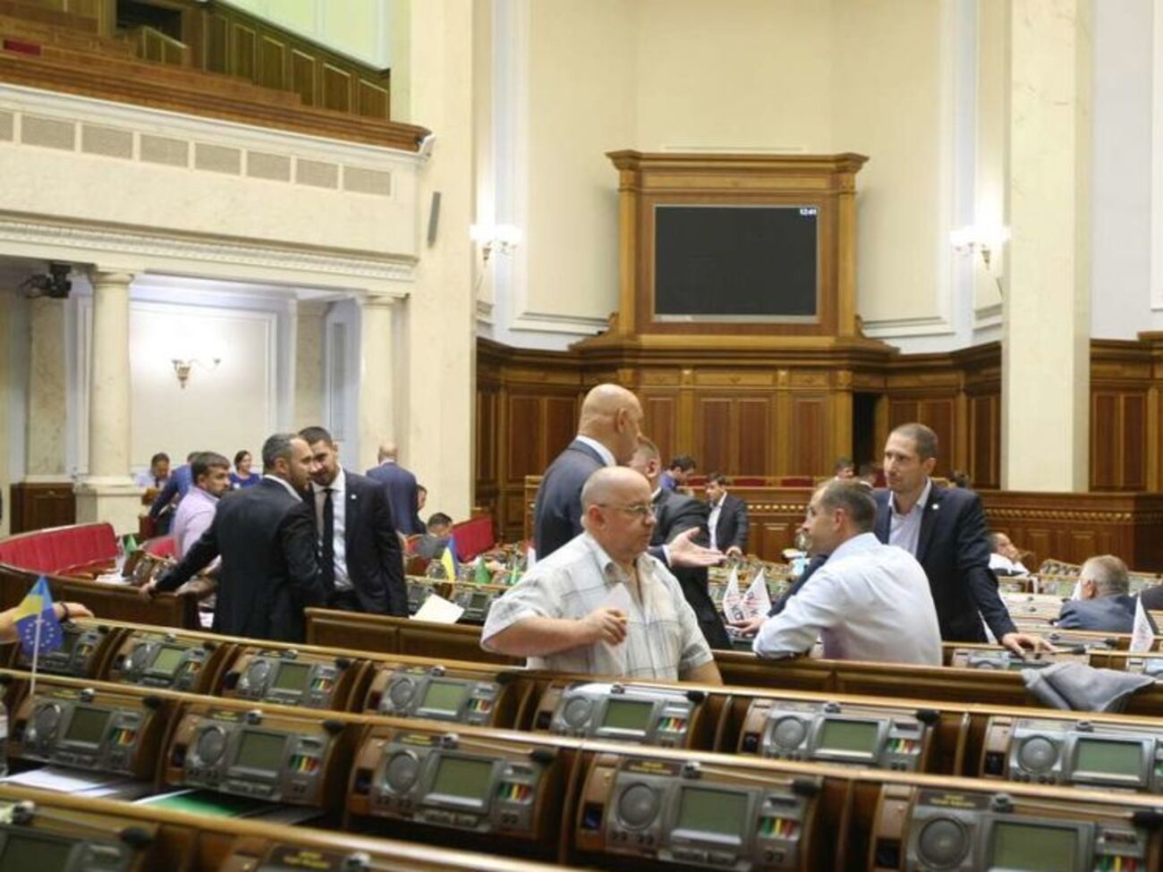 Рада уволила 13 членов ЦИК