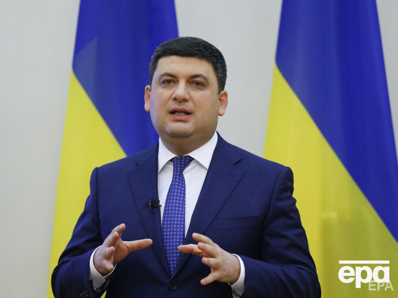 Гройсман: Если даже есть вопросы уклонения от уплаты налогов или что-то другое, думаю, есть тысяча и один способ без силовых акций получить информацию