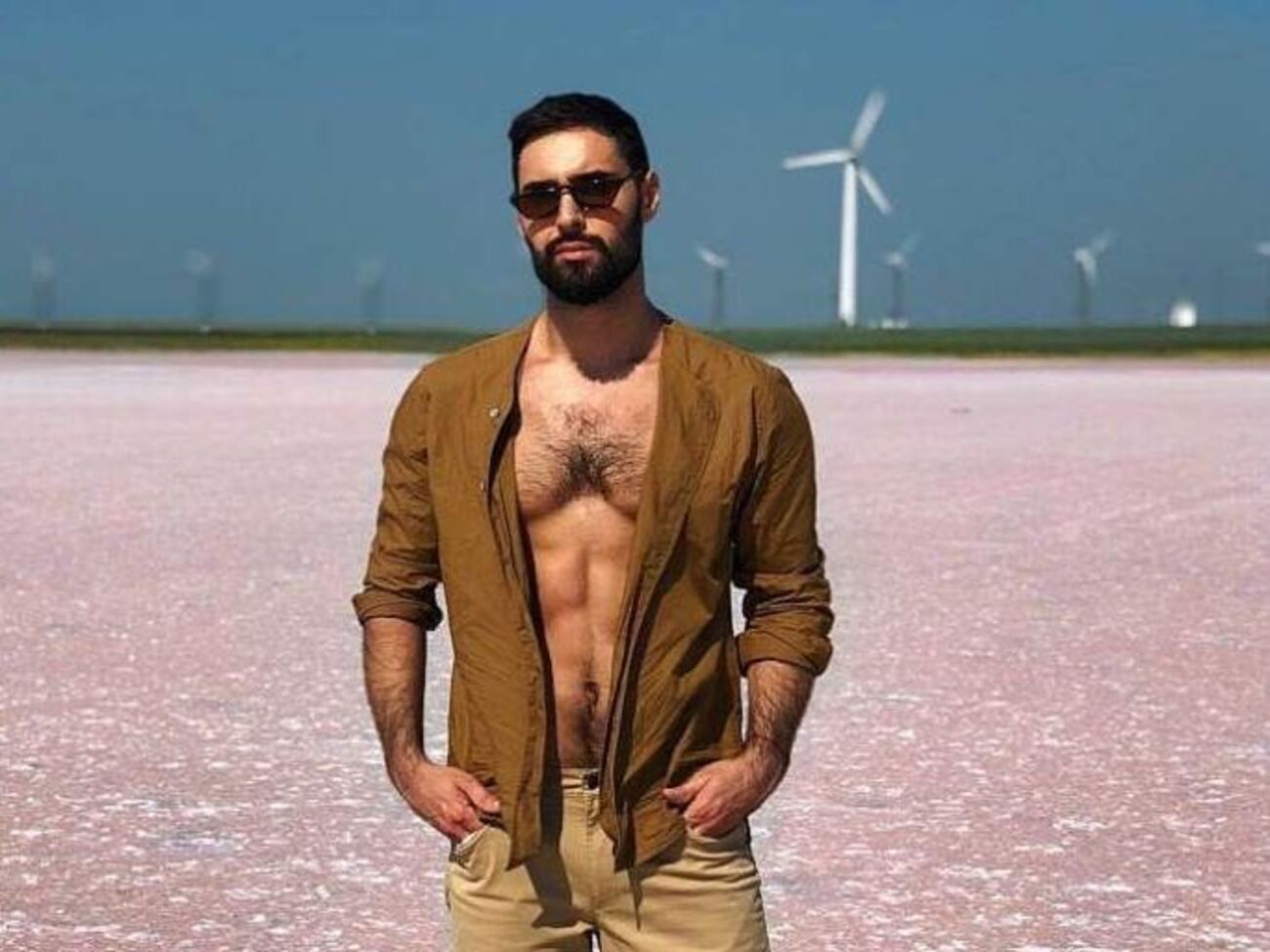 Козловский: Когда я увидел, какое невероятное место у нас, в Украине, недалеко от села Григорьевка Херсонской области, решение снимать там клип принял сразу же