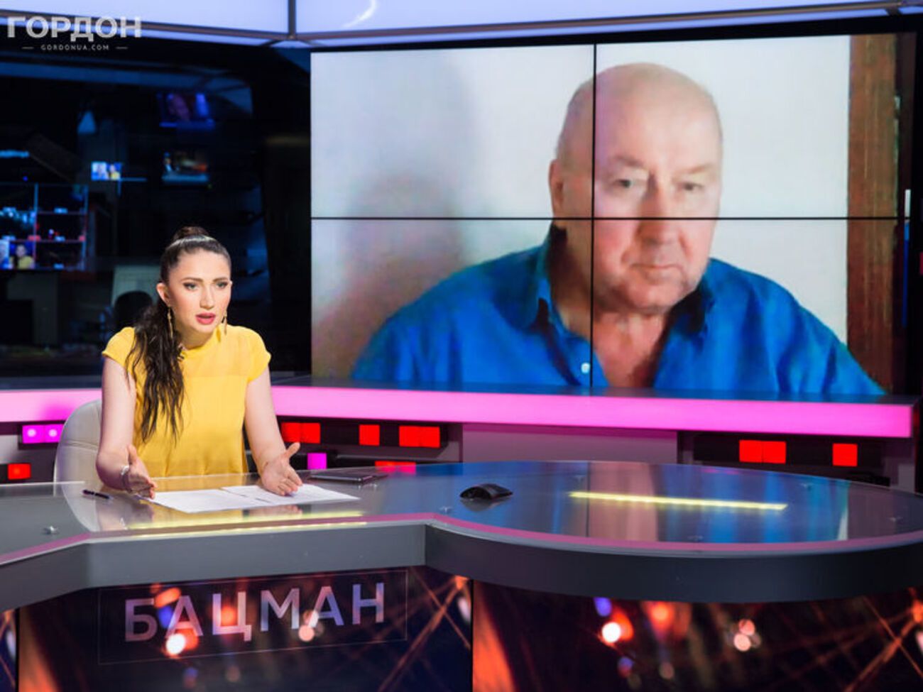 Коржаков зазначив, що взяв на роботу в охорону Золотова, оскільки більше нікого було