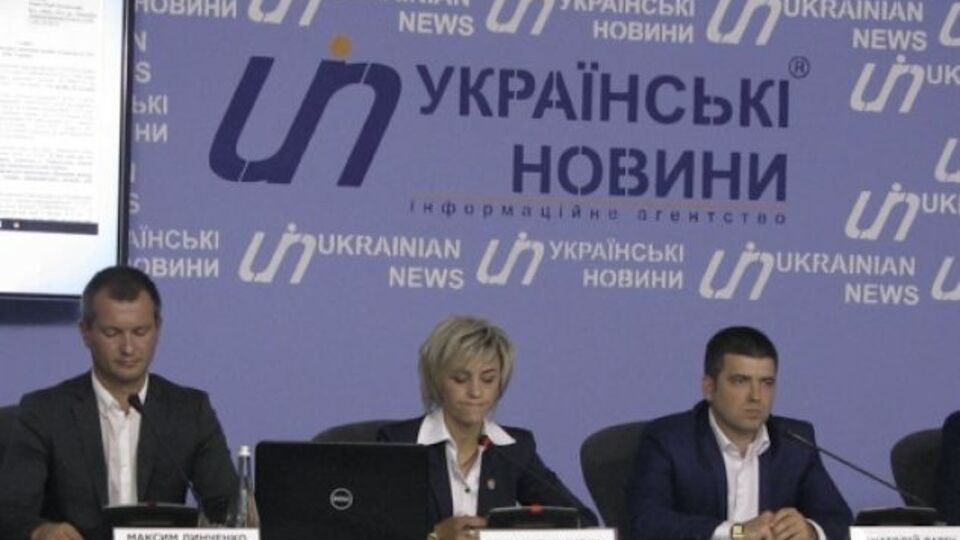 Депутати створили адвокатську групу, яка планує документувати "всі зловживання Духна" і повідомляти про них правоохоронців