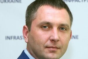 Лавренюк: Мы хотим сделать регулярные рейсы из Херсона авиакомпании, у которой есть желание работать в Украине