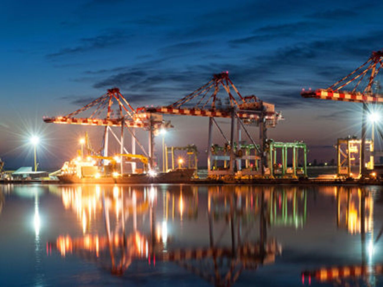 Сейчас глубина операционной акватории составляет 15 метров