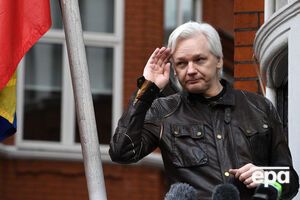 На территории посольства Эквадора в Лондоне Ассанж живет с 2012 года