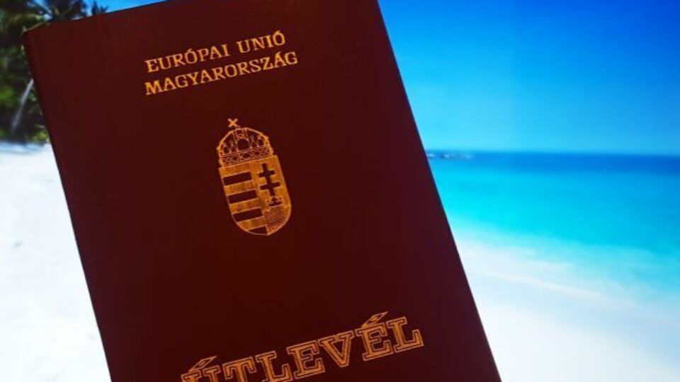 Угорські паспорти отримують жителі Закарпаття