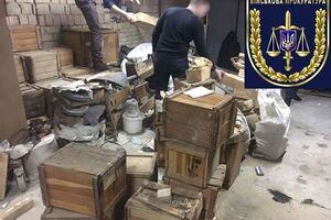 Під час обшуку в підозрюваних виявили запчастини до ракетних систем