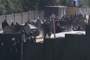 Полиция задержала и активистов, и охранников стройки