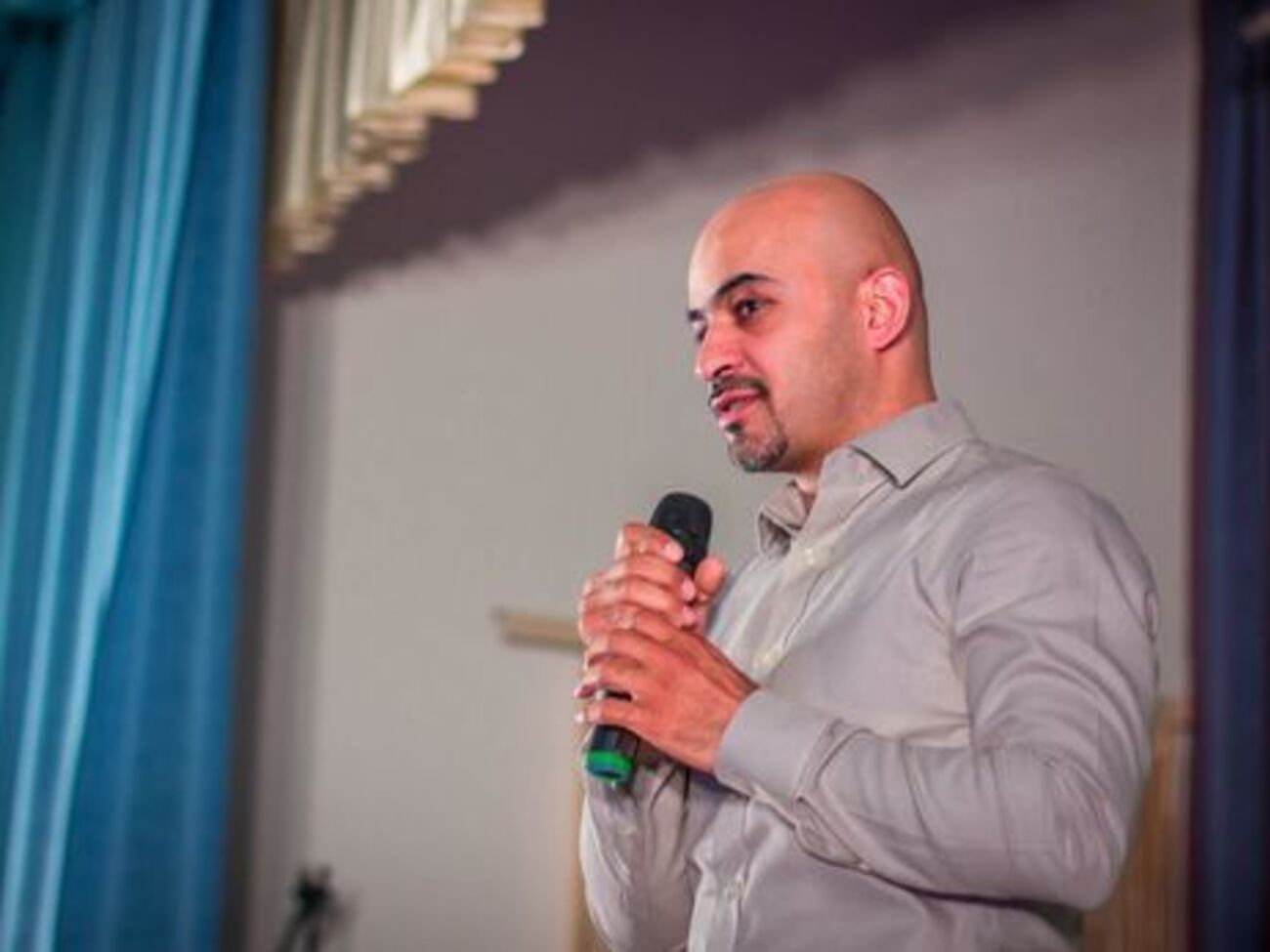 По мнению Найема, ситуацию в Одессе и Одесской области нужно обсудить в парламенте и на заседании Совета национальной безопасности и обороны Украины