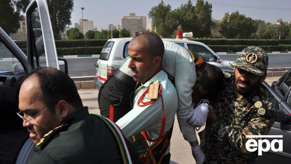 В результате нападения на парад в Ахвазе погибли более 20 иранских военных